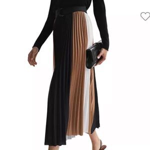 REISS Ava Color Blocked Pleated Midi Skirt no belt